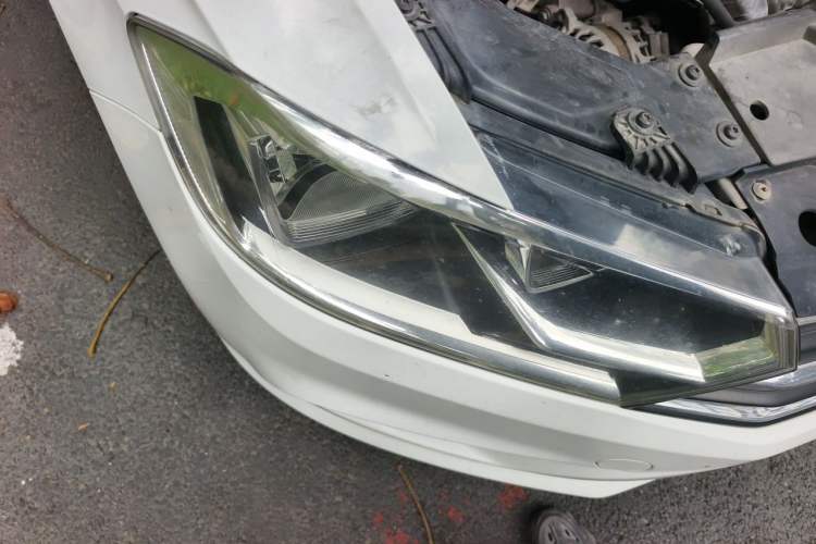 Used Volkswagen Bora 2016 1.6L Automatic Fashion Model Right Front Headlight