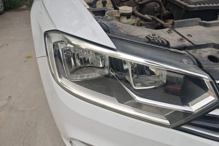 Used Volkswagen Bora 2016 1.6L Manual Comfort Model Right Front Headlight