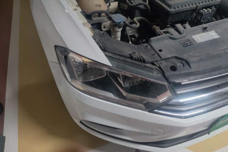 Used Volkswagen Bora 2016 1.6L Automatic Fashion Model Right Front Headlight