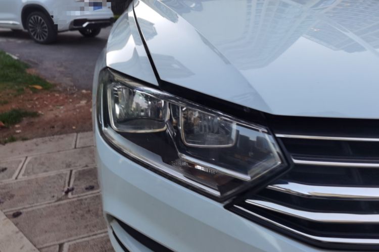 Used Volkswagen Bora 2016 1.6L Manual Fashion Edition Right Front Headlight