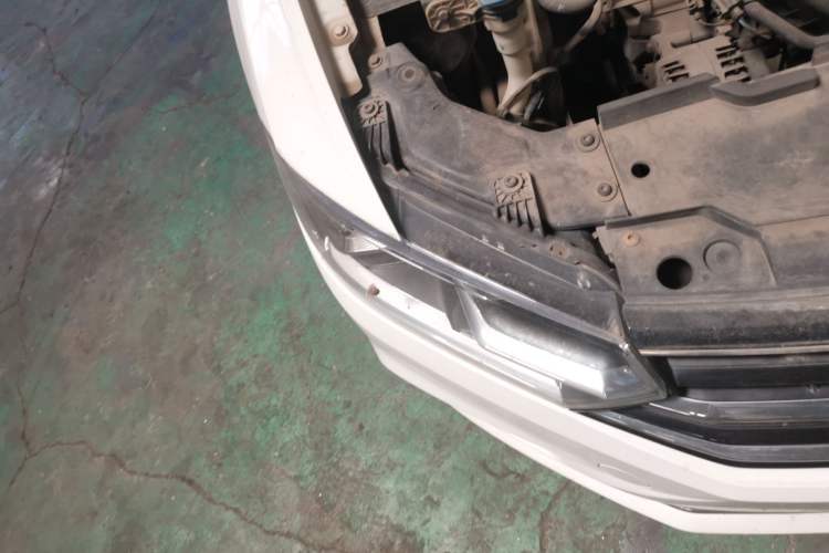 Used Volkswagen Bora 2016 1.6L Manual Comfort Model Right Front Headlight