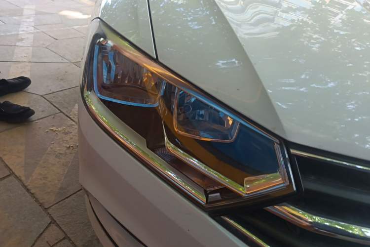 Used Volkswagen Bora 2016 1.6L Automatic Fashion Model Right Front Headlight