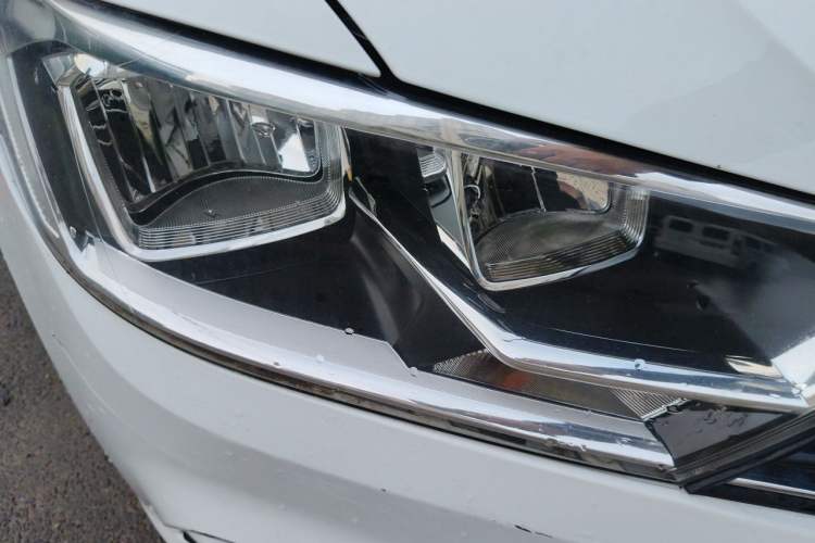 Used Volkswagen Bora 2016 1.6L Manual Fashion Edition Right Front Headlight