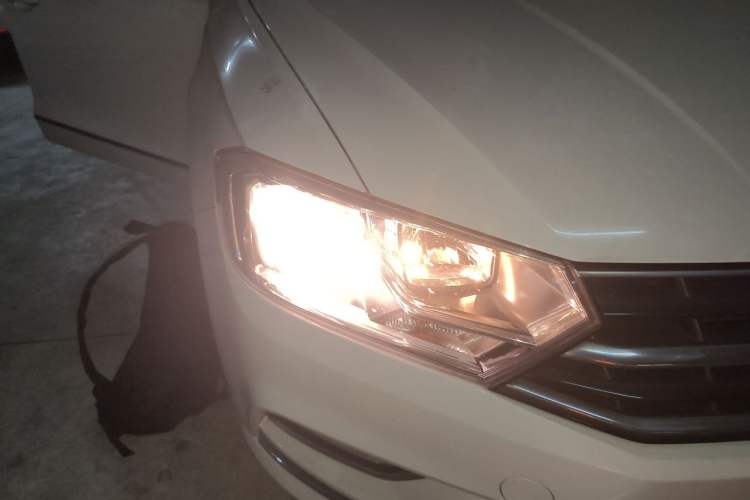 Used Volkswagen Bora 2016 1.6L Automatic Comfort Model Right Front Headlight