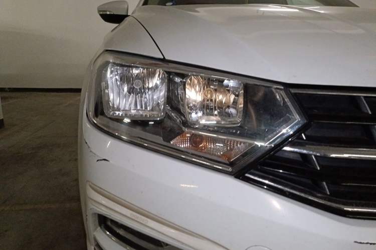 Used Volkswagen Bora 2016 1.6L Automatic Comfort Model Right Front Headlight