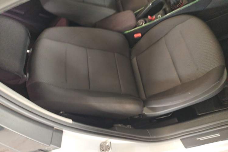 Used Volkswagen Bora 2016 1.6L Manual Fashion Edition Right Front Seat