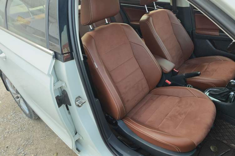 Used Volkswagen Bora 2016 1.6L Automatic Luxury Model Right Front Seat