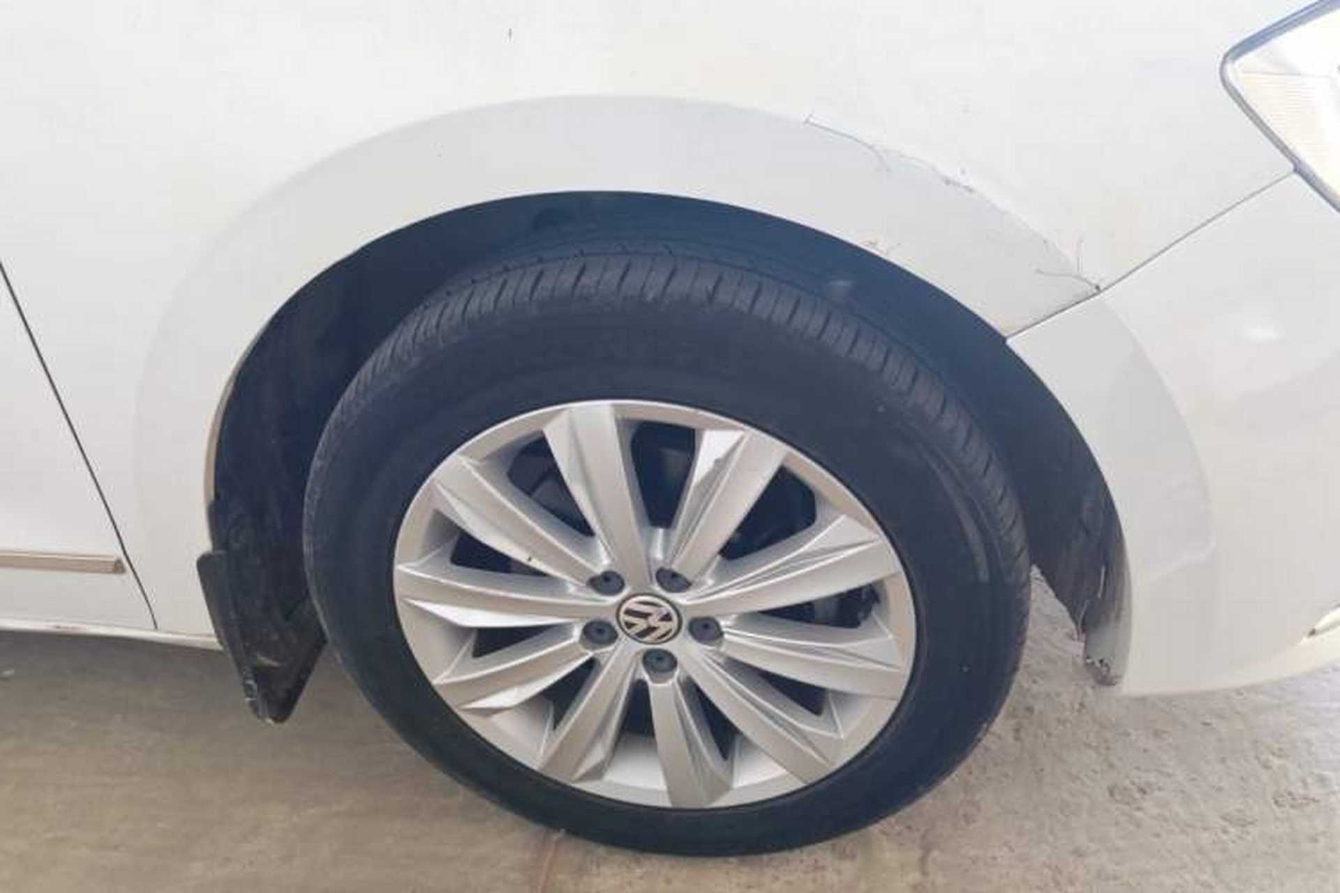 Used Volkswagen Bora 2016 1.6L Manual Comfort Model Right Front Wheel Hub