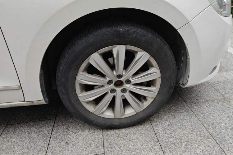 Used Volkswagen Bora 2016 1.6L Automatic Comfort Model Right Front Wheel Hub