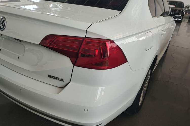 Used Volkswagen Bora 2016 1.6L Automatic Comfort Model Right Rear Taillight
