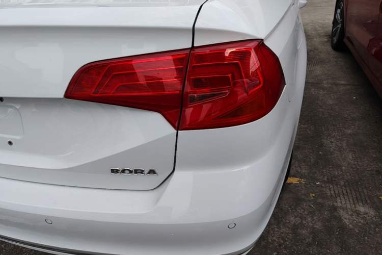 Used Volkswagen Bora 2016 1.6L Automatic Comfort Model Right Rear Taillight