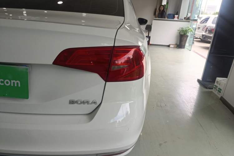 Used Volkswagen Bora 2016 1.6L Automatic Comfort Model Right Rear Taillight