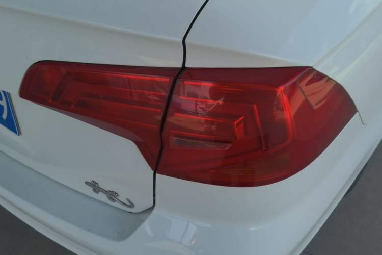 Used Volkswagen Bora 2016 1.6L Automatic Comfort Model Right Rear Taillight