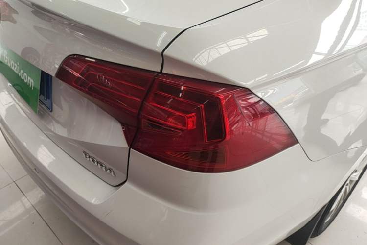 Used Volkswagen Bora 2016 1.6L Manual Comfort Model Right Rear Taillight