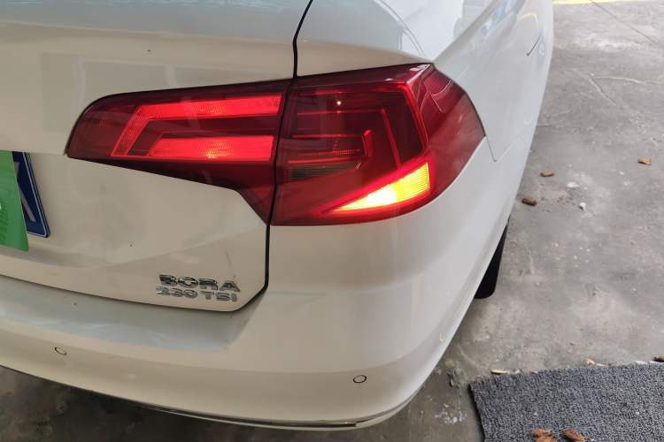 Used Volkswagen Bora 2016 230TSI Manual Comfort Version Right Rear Taillight