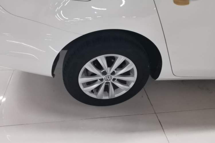 Used Volkswagen Bora 2016 1.6L Automatic Fashion Model Right Rear Wheel Hub