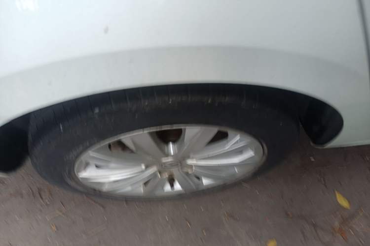 Used Volkswagen Bora 2016 1.6L Automatic Comfort Model Right Rear Wheel Hub