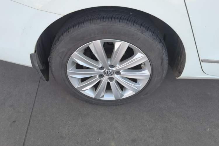 Used Volkswagen Bora 2016 1.6L Automatic Comfort Model Right Rear Wheel Hub