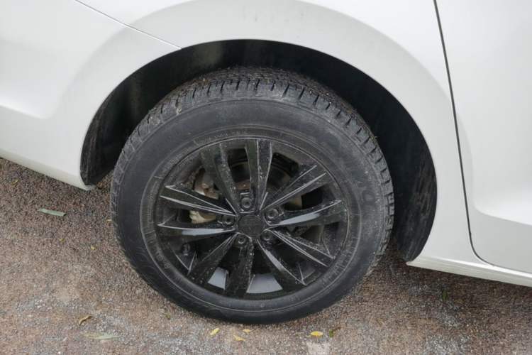 Used Volkswagen Bora 2016 1.6L Automatic Fashion Model Right Rear Wheel Hub