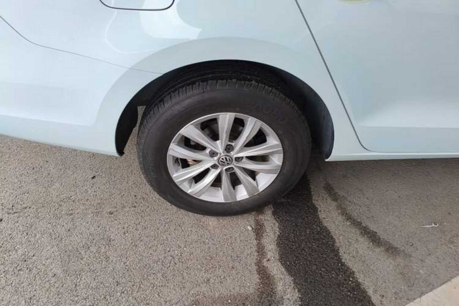 Used Volkswagen Bora 2016 1.6L Automatic Fashion Model Right Rear Wheel Hub