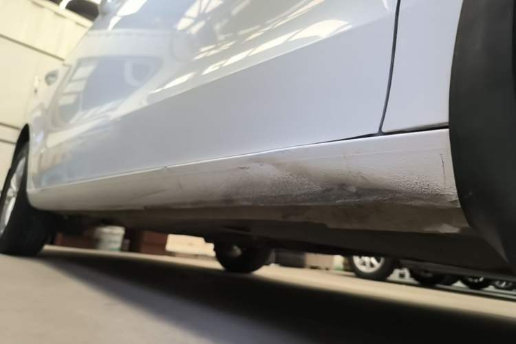 Used Volkswagen Bora 2016 1.6L Manual Fashion Edition Right Side Sill