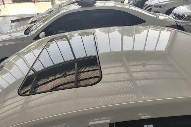 Used Volkswagen Bora 2016 1.6L Automatic Comfort Model Roof