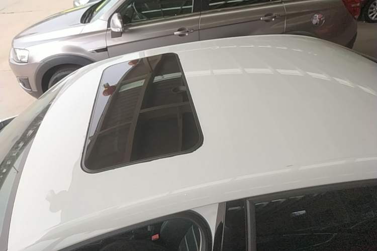 Used Volkswagen Bora 2016 1.6L Automatic Comfort Model Roof
