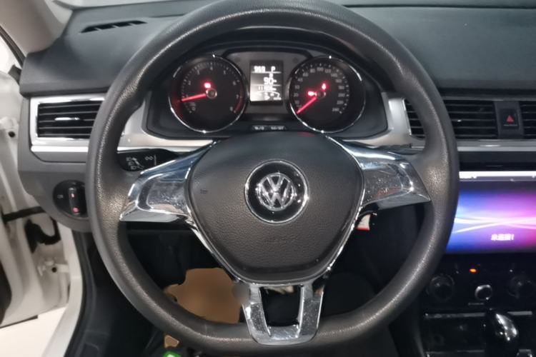 Used Volkswagen Bora 2016 1.6L Automatic Fashion Model Steering Wheel