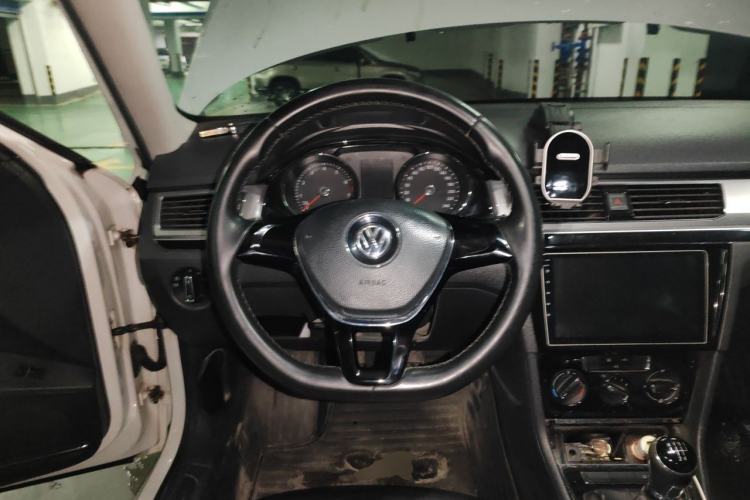 Used Volkswagen Bora 2016 1.6L Manual Comfort Model Steering Wheel