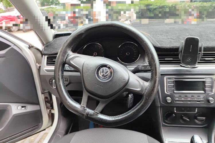Used Volkswagen Bora 2016 1.6L Automatic Fashion Model Steering Wheel