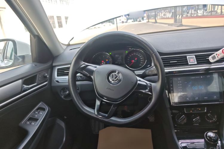 Used Volkswagen Bora 2016 1.6L Manual Comfort Model Steering Wheel
