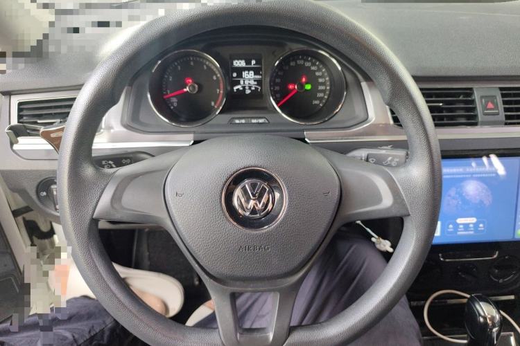 Used Volkswagen Bora 2016 1.6L Automatic Fashion Model Steering Wheel