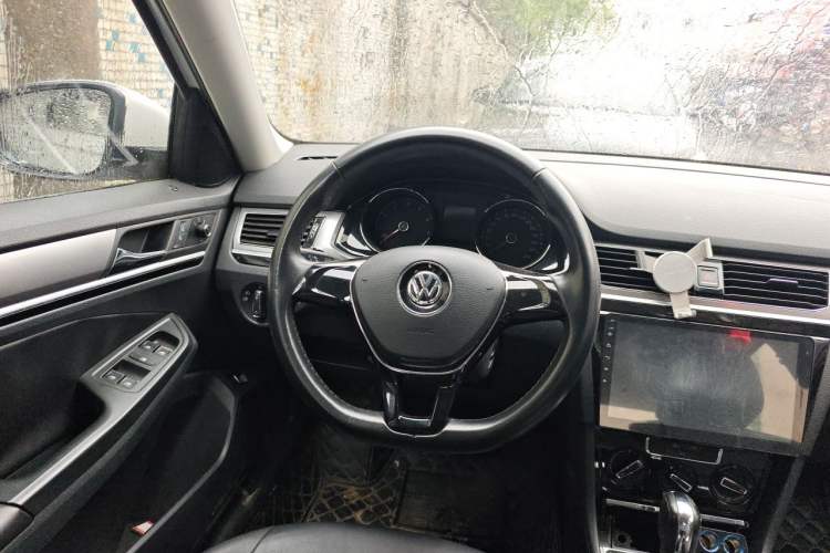 Used Volkswagen Bora 2016 1.6L Automatic Comfort Model Steering Wheel