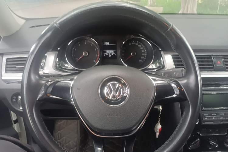 Used Volkswagen Bora 2016 1.6L Automatic Comfort Model Steering Wheel