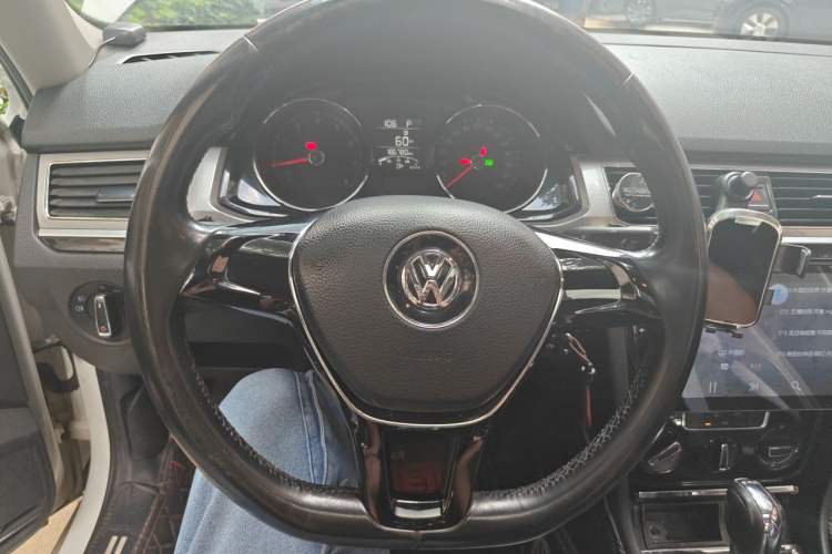 Used Volkswagen Bora 2016 230TSI DSG Comfort Model Steering Wheel