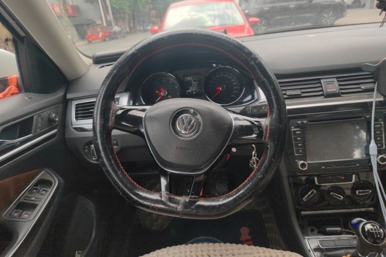 Used Volkswagen Bora 2016 1.6L Manual Comfort Model Steering Wheel