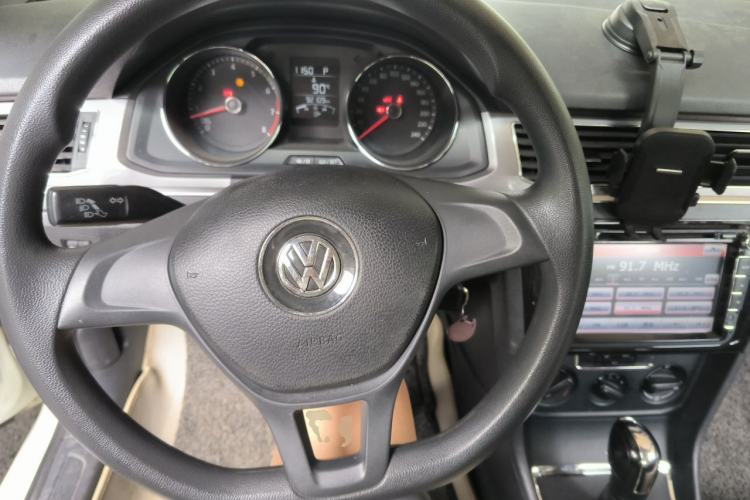 Used Volkswagen Bora 2016 1.6L Automatic Fashion Model Steering Wheel