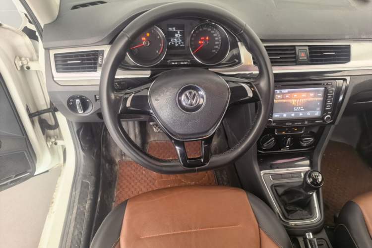 Used Volkswagen Bora 2016 1.6L Manual Comfort Model Steering Wheel