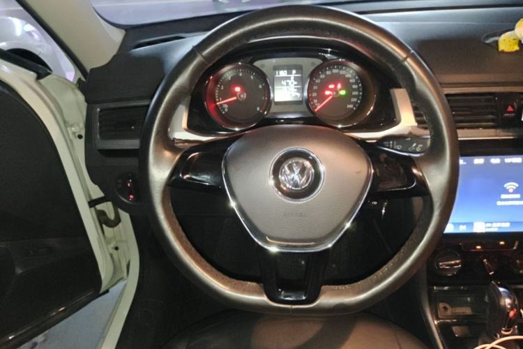 Used Volkswagen Bora 2016 1.6L Automatic Comfort Model Steering Wheel