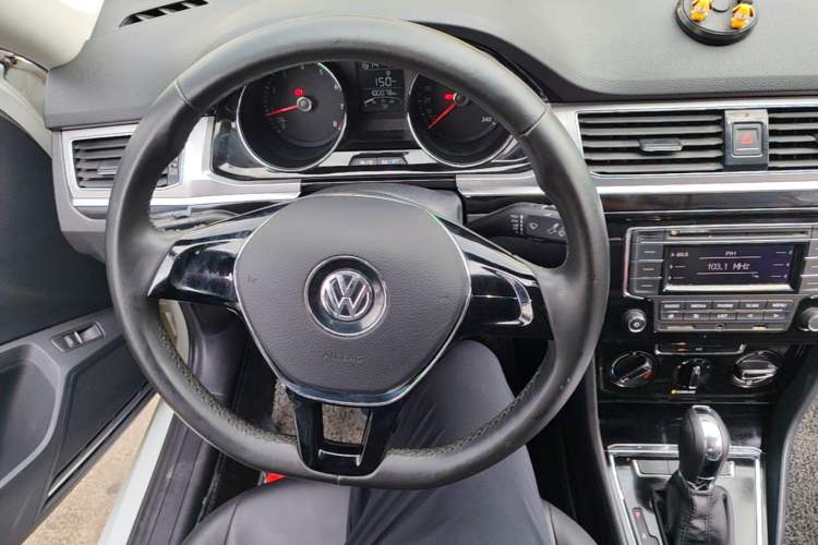 Used Volkswagen Bora 2016 1.6L Automatic Comfort Model Steering Wheel