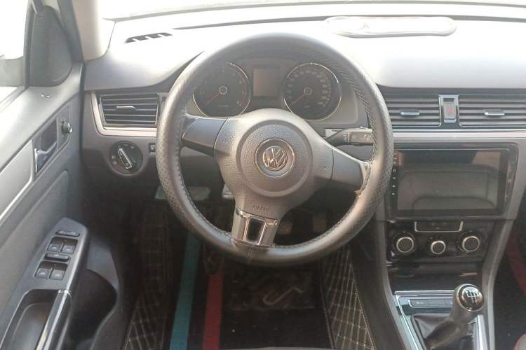 Used Volkswagen Bora 2016 1.6L Manual Fashion Edition Steering Wheel