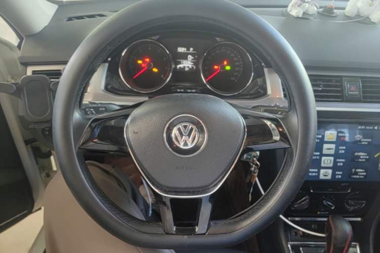 Used Volkswagen Bora 2016 230TSI DSG Comfort Model Steering Wheel