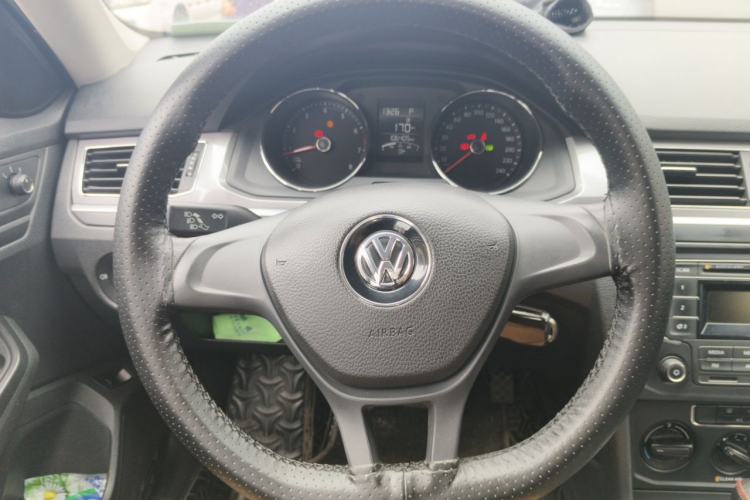 Used Volkswagen Bora 2016 1.6L Automatic Fashion Model Steering Wheel