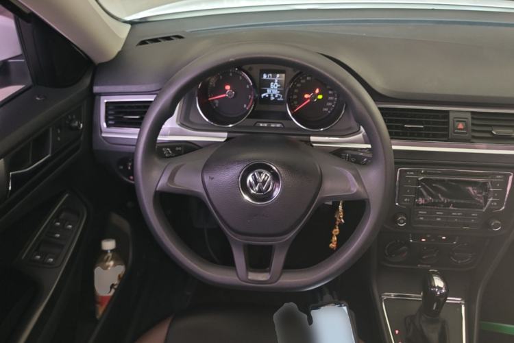 Used Volkswagen Bora 2016 1.6L Automatic Fashion Model Steering Wheel