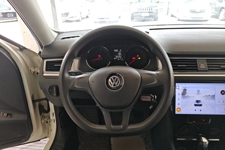 Used Volkswagen Bora 2016 1.6L Automatic Fashion Model Steering Wheel