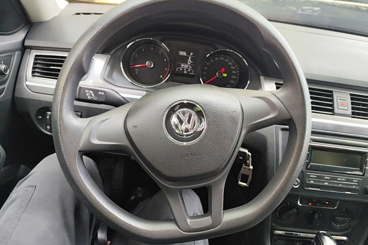 Used Volkswagen Bora 2016 1.6L Automatic Fashion Model Steering Wheel
