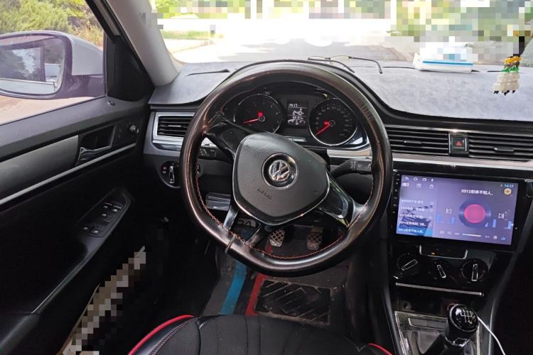 Used Volkswagen Bora 2016 1.6L Manual Comfort Model Steering Wheel