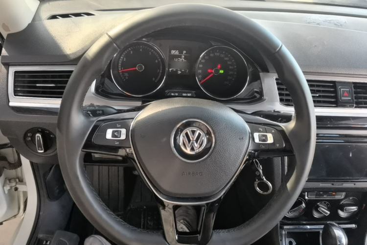Used Volkswagen Bora 2016 1.6L Automatic Comfort Model Steering Wheel
