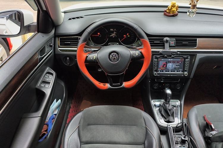 Used Volkswagen Bora 2016 1.6L Automatic Luxury Model Steering Wheel