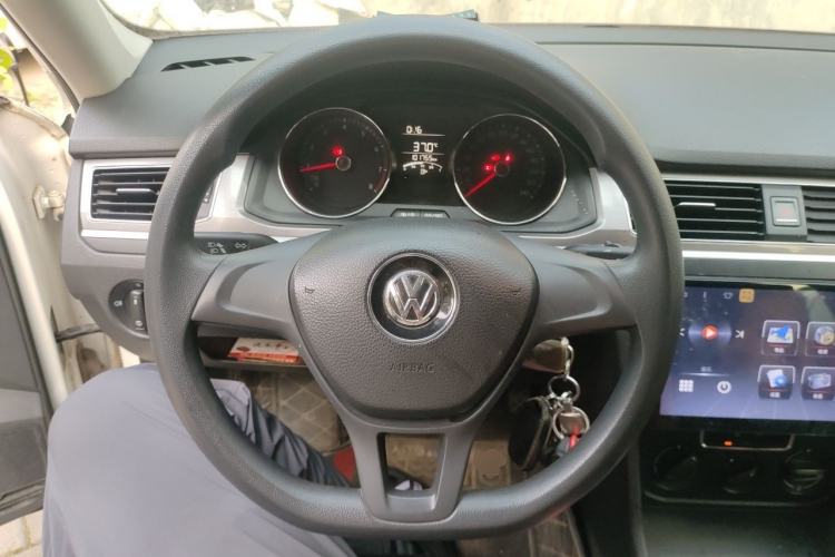 Used Volkswagen Bora 2016 1.6L Manual Fashion Edition Steering Wheel